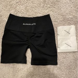 Brand New Alphalete Amplify Shorts 4.5” - Black Size S